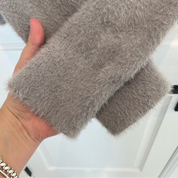 Banana Republic grey top - Picture 3 of 8